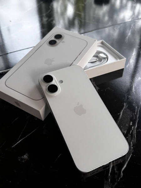 Детальное фото альт iPhone  17 256GB White  E sim от компании Нофелет