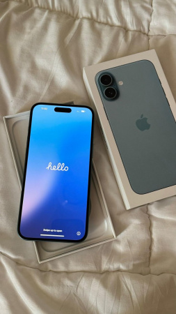 Детальное фото альт iPhone 16 128GB Ultramarine от компании Нофелет